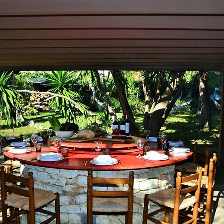 Villa Sitges El Ranch: Beachside Oasis with Pool, Jacuzzi, and Garden Calafell Exterior photo