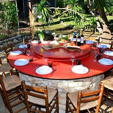 Villa Sitges El Ranch: Beachside Oasis with Pool, Jacuzzi, and Garden Calafell Exterior photo