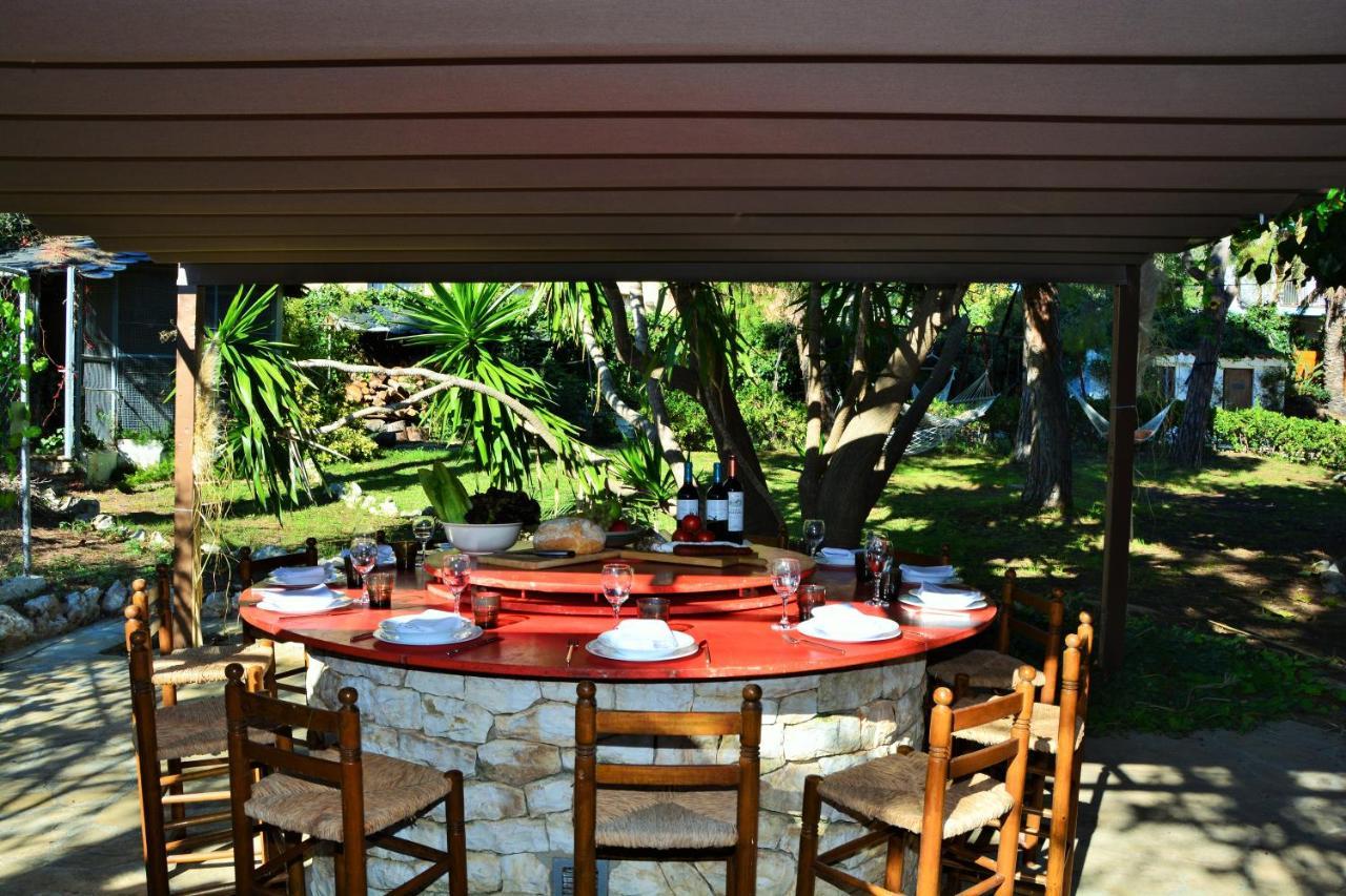 Villa Sitges El Ranch: Beachside Oasis with Pool, Jacuzzi, and Garden Calafell Exterior photo
